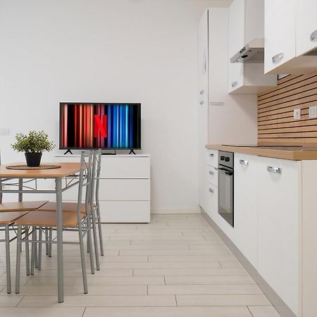 Casa Ideale Tim Appartmanti Moderni Vicina Al Centro Lecco Eksteriør bilde