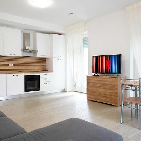 Casa Ideale Tim Appartmanti Moderni Vicina Al Centro Lecco Eksteriør bilde