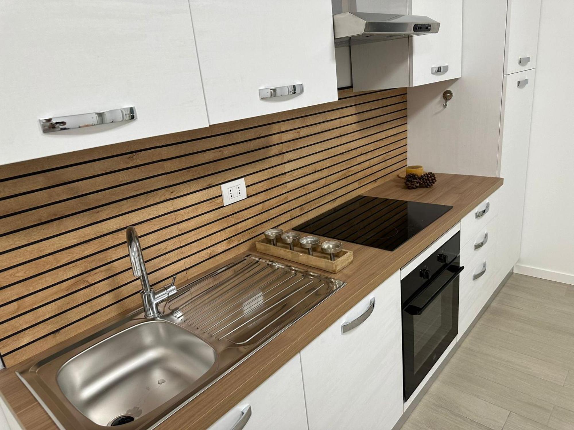 Casa Ideale Tim Appartmanti Moderni Vicina Al Centro Lecco Eksteriør bilde