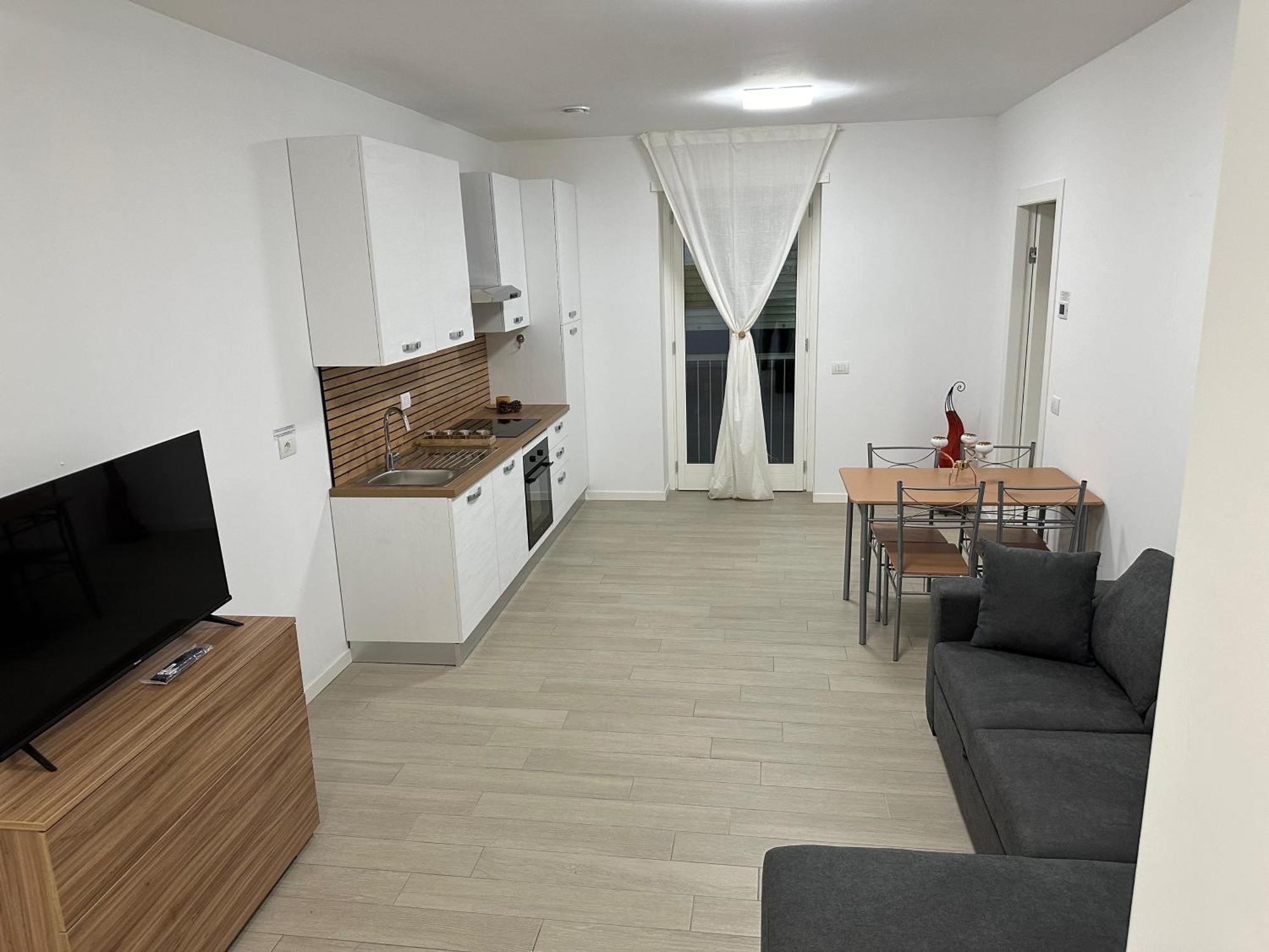 Casa Ideale Tim Appartmanti Moderni Vicina Al Centro Lecco Eksteriør bilde