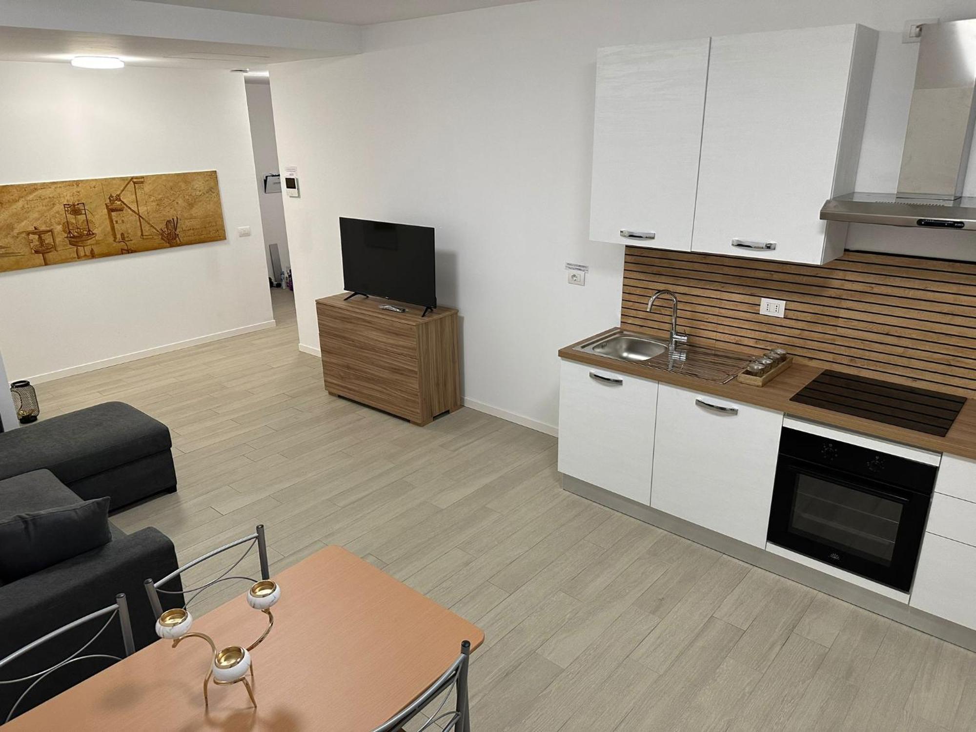 Casa Ideale Tim Appartmanti Moderni Vicina Al Centro Lecco Eksteriør bilde