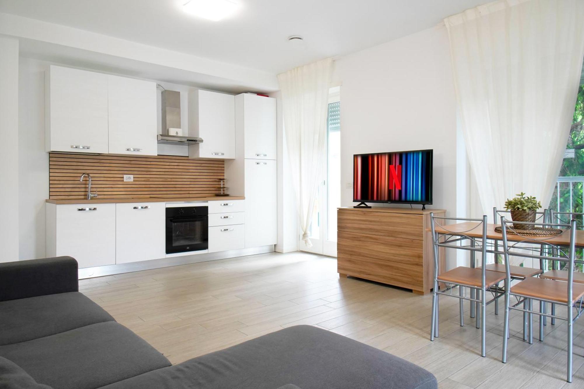 Casa Ideale Tim Appartmanti Moderni Vicina Al Centro Lecco Eksteriør bilde