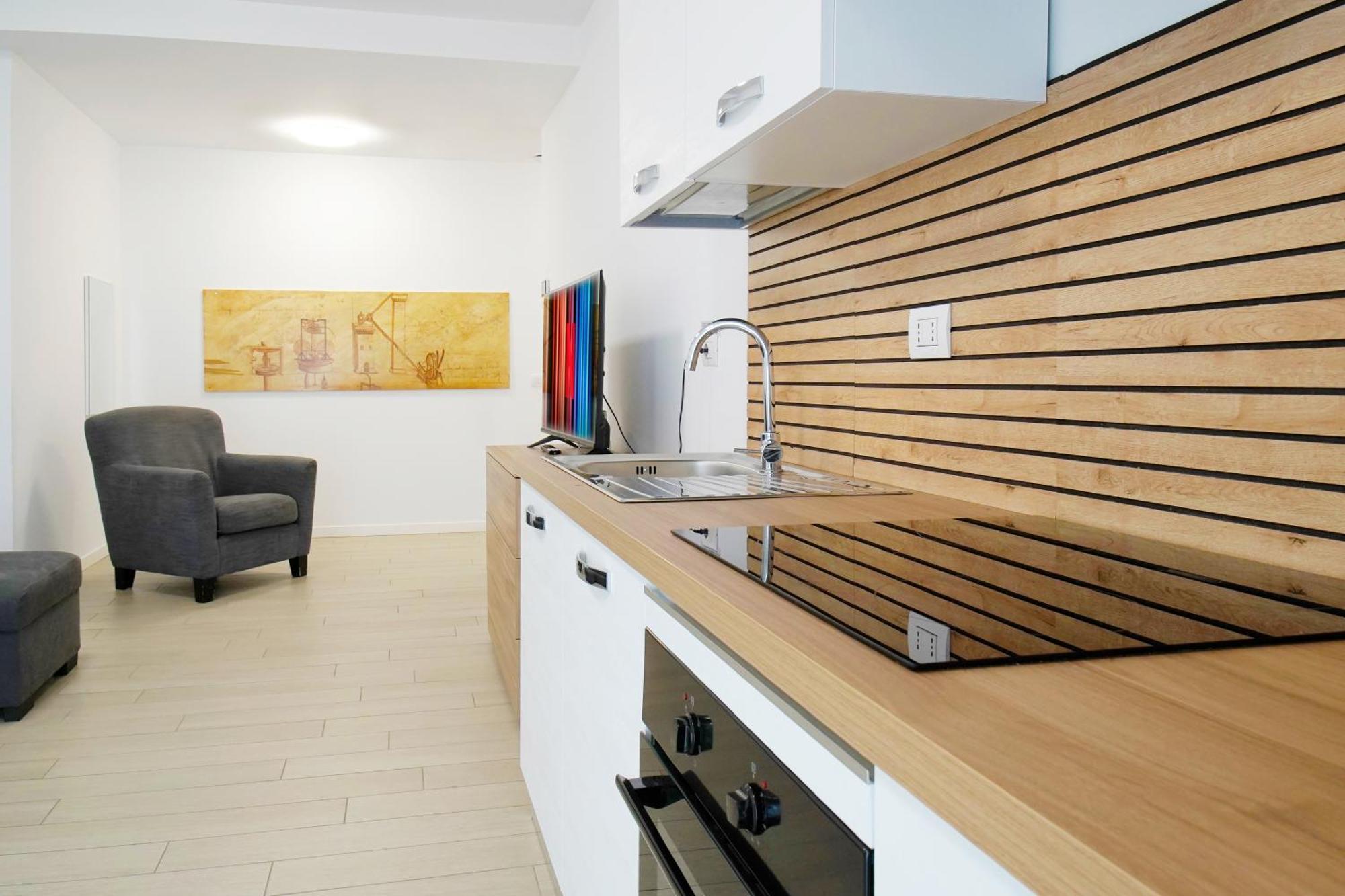 Casa Ideale Tim Appartmanti Moderni Vicina Al Centro Lecco Eksteriør bilde