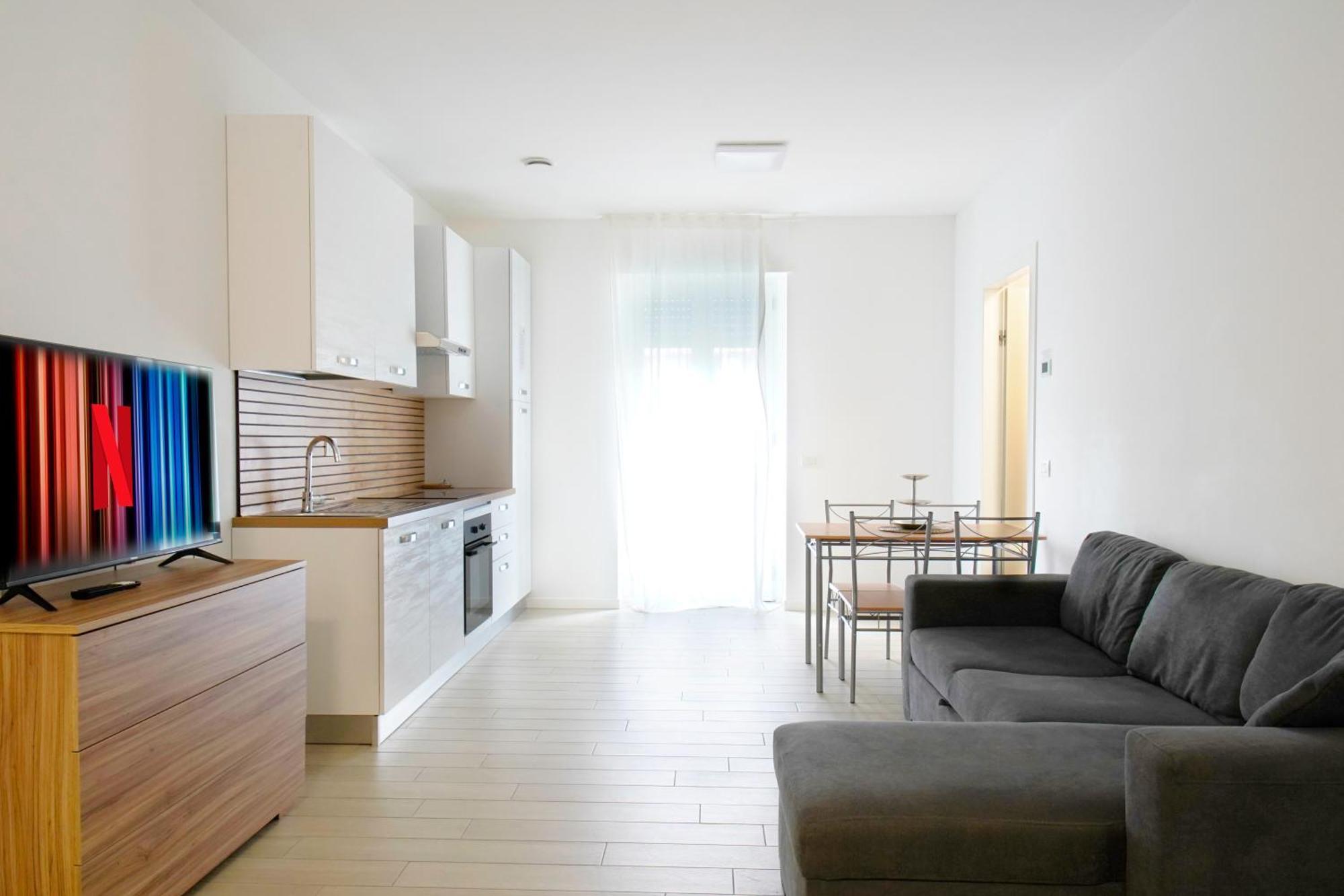 Casa Ideale Tim Appartmanti Moderni Vicina Al Centro Lecco Eksteriør bilde