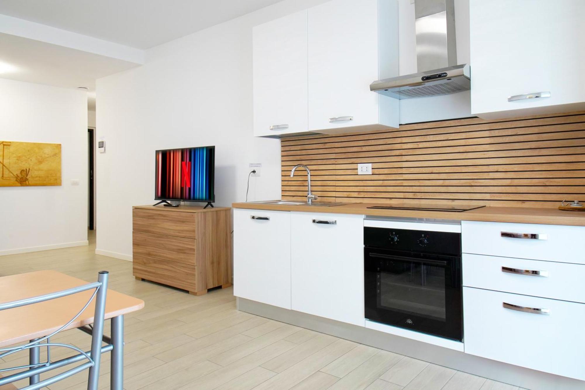 Casa Ideale Tim Appartmanti Moderni Vicina Al Centro Lecco Eksteriør bilde