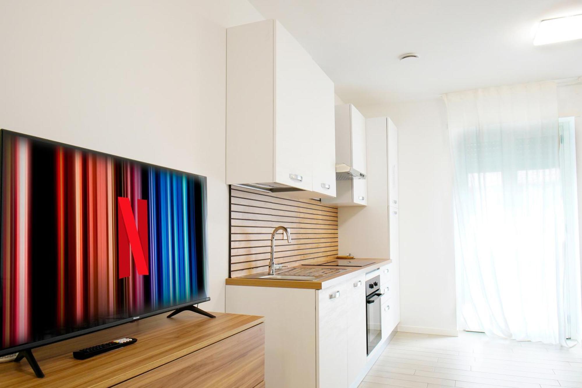 Casa Ideale Tim Appartmanti Moderni Vicina Al Centro Lecco Eksteriør bilde